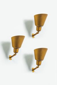 PRODUZIONE ITALIANA - Tre lampade in ottone e metallo verniciato. Anni '50 cm 35