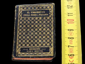 Dialoghi di Giacomo Leopardi in edizione minuscola  - Asta Libri Antichi e Libri d'Arte - Associazione Nazionale - Case d'Asta italiane