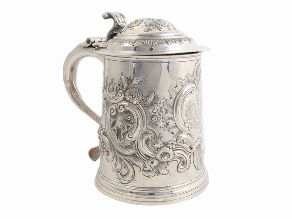Grande tankard in argento, Londra 1702  - Asta L'Arte di Arredare - Associazione Nazionale - Case d'Asta italiane
