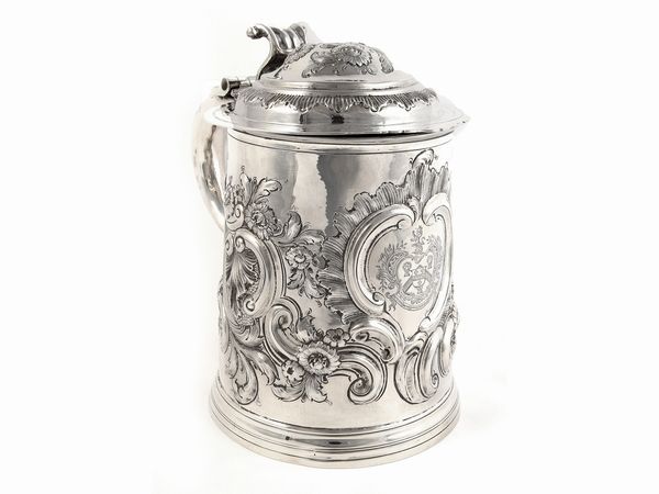 Grande tankard in argento, Londra 1702  - Asta L'Arte di Arredare - Associazione Nazionale - Case d'Asta italiane