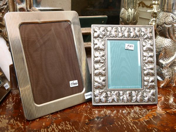 Due cornici porta ritratti in argento  - Asta L'Arte di Arredare - Associazione Nazionale - Case d'Asta italiane