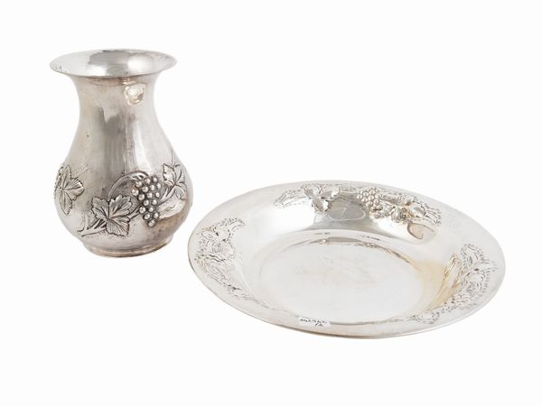 Vaso e vaschetta in argento, Lovi  - Asta L'Arte di Arredare - Associazione Nazionale - Case d'Asta italiane