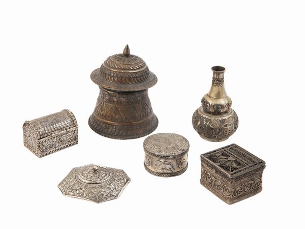 Lotto di curiosit� in argento  - Asta L'Arte di Arredare - Associazione Nazionale - Case d'Asta italiane