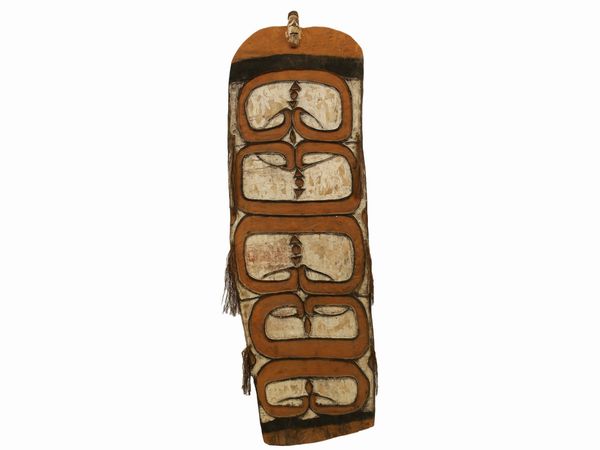 Grande scudo tribale in legno, Amstad Nuova Guinea  - Asta L'Arte di Arredare - Associazione Nazionale - Case d'Asta italiane