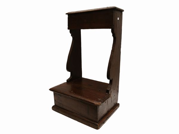Inginocchiatoio rustico in legno di rovere o castagno  - Asta L'Arte di Arredare - Associazione Nazionale - Case d'Asta italiane