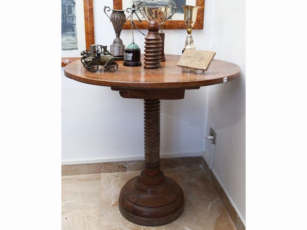 Tavolo tondo da appoggio  - Asta L'Arte di Arredare - Associazione Nazionale - Case d'Asta italiane