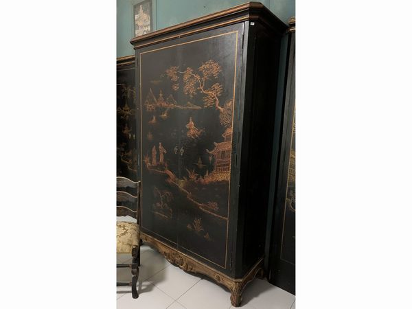 Armadio a due ante in lacca nera  - Asta L'Arte di Arredare - Associazione Nazionale - Case d'Asta italiane