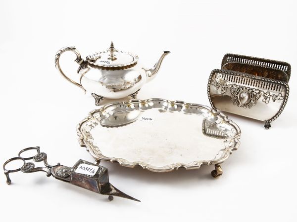 Quattro accessori per la tavola in metallo argentato  - Asta L'Arte di Arredare - Associazione Nazionale - Case d'Asta italiane