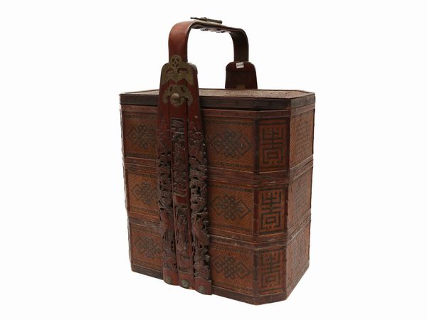 Grande cestino portavivande in legno di rosa e paglia  - Asta L'Arte di Arredare - Associazione Nazionale - Case d'Asta italiane