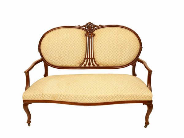 Finimento da salotto in noce  - Asta L'Arte di Arredare - Associazione Nazionale - Case d'Asta italiane