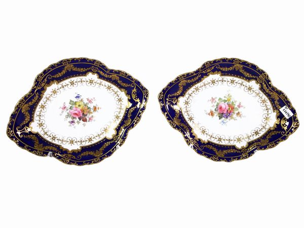 Due vassoietti in porcellana policroma, Royal Crown Derby  - Asta L'Arte di Arredare - Associazione Nazionale - Case d'Asta italiane