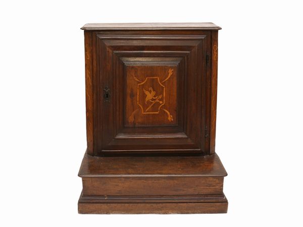 Inginocchiatoio in noce  - Asta L'Arte di Arredare - Associazione Nazionale - Case d'Asta italiane