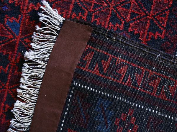 Tre tappeti caucasici di vecchia manifattura  - Asta L'Arte di Arredare - Associazione Nazionale - Case d'Asta italiane