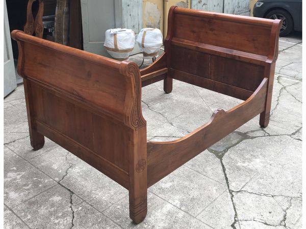 Letto a barca in ciliegio  - Asta L'Arte di Arredare - Associazione Nazionale - Case d'Asta italiane