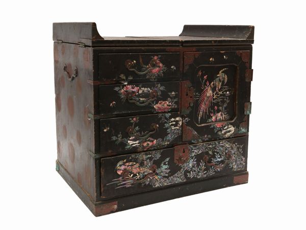 Stipetto porta gioielli in lacca nera  - Asta L'Arte di Arredare - Associazione Nazionale - Case d'Asta italiane