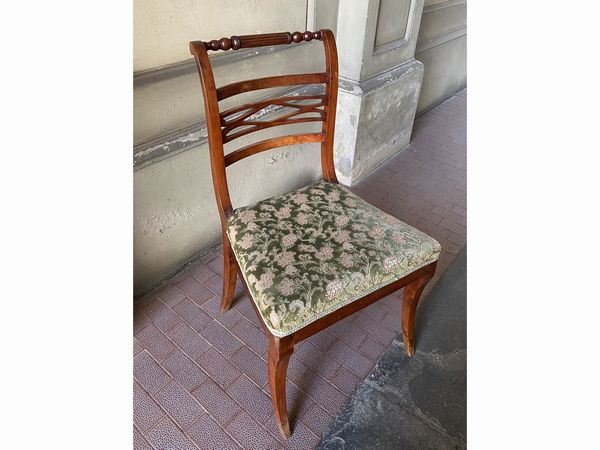 Serie di quattro sedie in ciliegio intagliato  - Asta L'Arte di Arredare - Associazione Nazionale - Case d'Asta italiane