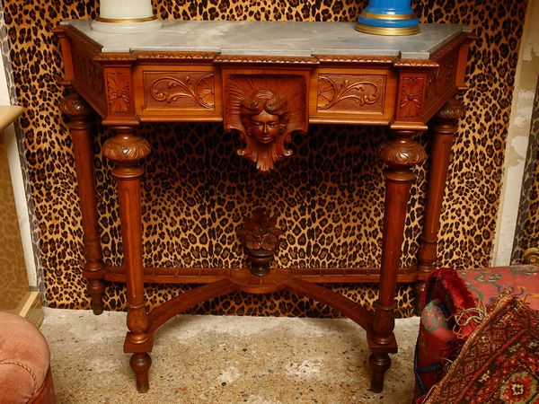 Piccola console in noce  - Asta L'Arte di Arredare - Associazione Nazionale - Case d'Asta italiane
