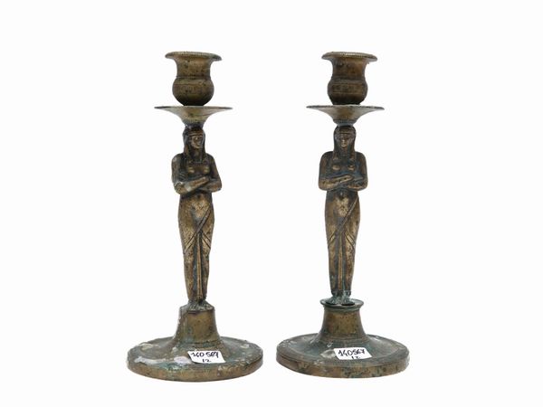 Coppia di candelieri Retour d'Egypte in ottone  - Asta L'Arte di Arredare - Associazione Nazionale - Case d'Asta italiane