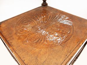 Coppia di sgabelli ad angolo in faggio  - Asta L'Arte di Arredare - Associazione Nazionale - Case d'Asta italiane