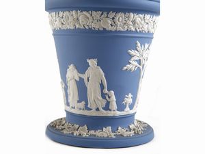 Curiosit� in porcellana  - Asta L'Arte di Arredare - Associazione Nazionale - Case d'Asta italiane