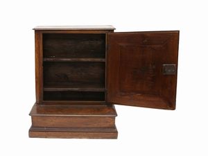 Inginocchiatoio in noce  - Asta L'Arte di Arredare - Associazione Nazionale - Case d'Asta italiane