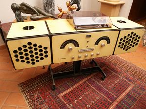 Pier Giacomo e Achille Castiglioni : Radiofonografo 226 Brionvega  - Asta L'Arte di Arredare - Associazione Nazionale - Case d'Asta italiane
