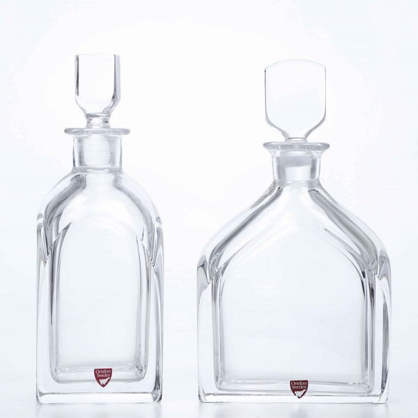 Due bottiglie da liquore<BR>Svezia, manifattura Orrefors; seconda met del XX secolo  - Asta Arredo per la Tavola | Cambi Time  - Associazione Nazionale - Case d'Asta italiane