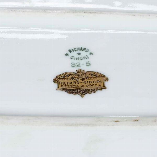 Piatto da portata da pesce<BR>Doccia, Manifattura Richard Ginori, 1930-1935 circa<BR>Modello di Gio Ponti  - Asta Arredo per la Tavola | Cambi Time  - Associazione Nazionale - Case d'Asta italiane