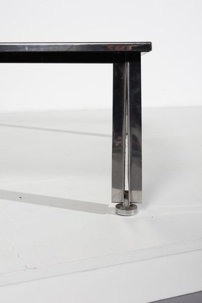 MANIFATTURA ITALIANA : Tavolino da salotto  - Asta Asta 370 | DESIGN E ARTI DECORATIVE DEL NOVECENTO Virtuale - Associazione Nazionale - Case d'Asta italiane