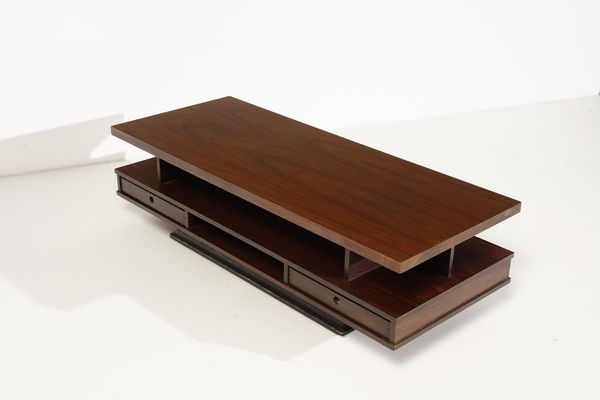 MANIFATTURA ITALIANA : Tavolino da salotto  - Asta Asta 370 | DESIGN E ARTI DECORATIVE DEL NOVECENTO Virtuale - Associazione Nazionale - Case d'Asta italiane