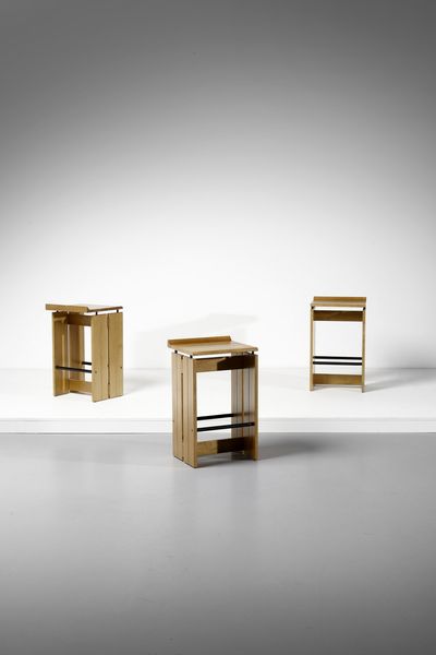 SCARPA CARLO (1906 - 1978) : attribuito. Tre sgabelli  - Asta Asta 370 | DESIGN E ARTI DECORATIVE DEL NOVECENTO Virtuale - Associazione Nazionale - Case d'Asta italiane