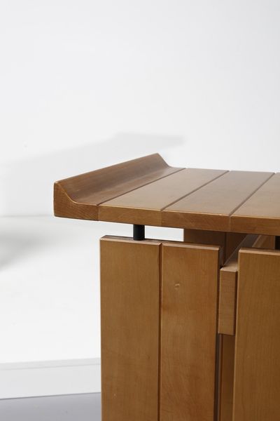 SCARPA CARLO (1906 - 1978) : attribuito. Tre sgabelli  - Asta Asta 370 | DESIGN E ARTI DECORATIVE DEL NOVECENTO Virtuale - Associazione Nazionale - Case d'Asta italiane