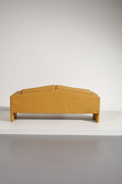 MANIFATTURA ITALIANA : Divano  - Asta Asta 370 | DESIGN E ARTI DECORATIVE DEL NOVECENTO Virtuale - Associazione Nazionale - Case d'Asta italiane