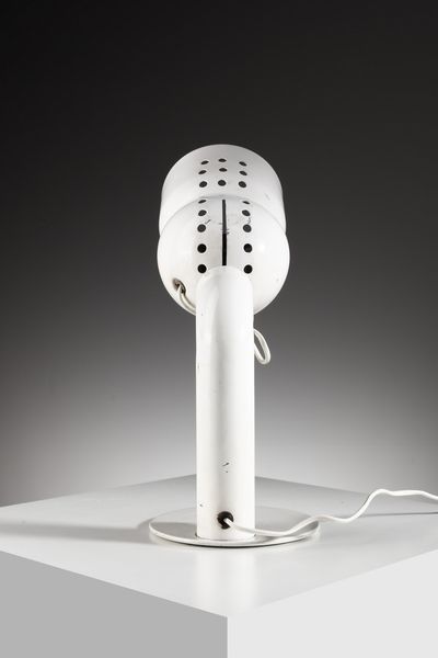 MARTINELLI ELIO (1921 - 2004) : Lampada da tavolo modello Robot 2135 per Martinelli Luce  - Asta Asta 370 | DESIGN E ARTI DECORATIVE DEL NOVECENTO Virtuale - Associazione Nazionale - Case d'Asta italiane
