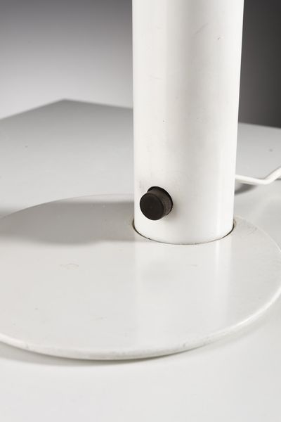 MARTINELLI ELIO (1921 - 2004) : Lampada da tavolo modello Robot 2135 per Martinelli Luce  - Asta Asta 370 | DESIGN E ARTI DECORATIVE DEL NOVECENTO Virtuale - Associazione Nazionale - Case d'Asta italiane