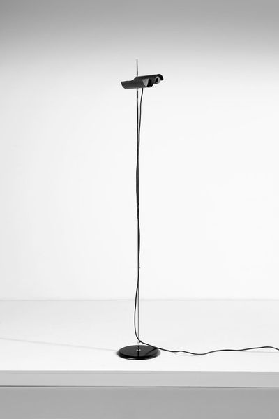 MAGISTRETTI VICO (1920 - 2006) : Lampada da terra per Oluce  - Asta Asta 370 | DESIGN E ARTI DECORATIVE DEL NOVECENTO Virtuale - Associazione Nazionale - Case d'Asta italiane