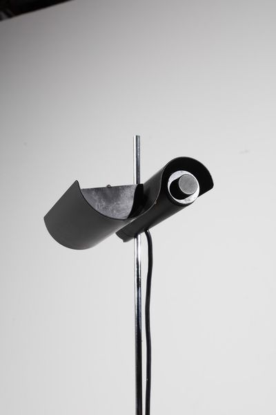 MAGISTRETTI VICO (1920 - 2006) : Lampada da terra per Oluce  - Asta Asta 370 | DESIGN E ARTI DECORATIVE DEL NOVECENTO Virtuale - Associazione Nazionale - Case d'Asta italiane