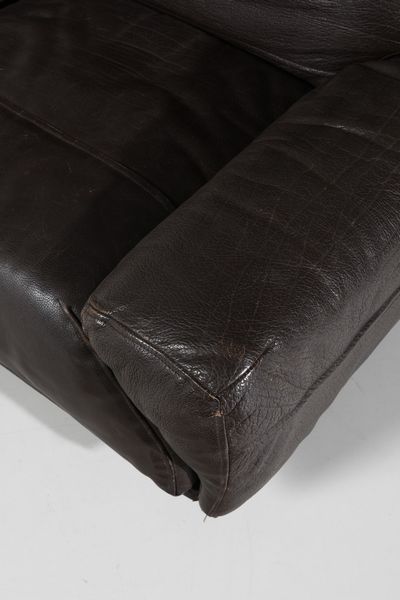 OFFREDI GIOVANNI (n. 1927) : attribuito. Coppia di poltrone  - Asta Asta 370 | DESIGN E ARTI DECORATIVE DEL NOVECENTO Virtuale - Associazione Nazionale - Case d'Asta italiane