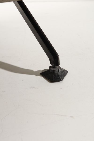 GRUPPO BBPR (n. 1932) : Scrivania Arco per Olivetti Synthesis  - Asta Asta 370 | DESIGN E ARTI DECORATIVE DEL NOVECENTO Virtuale - Associazione Nazionale - Case d'Asta italiane