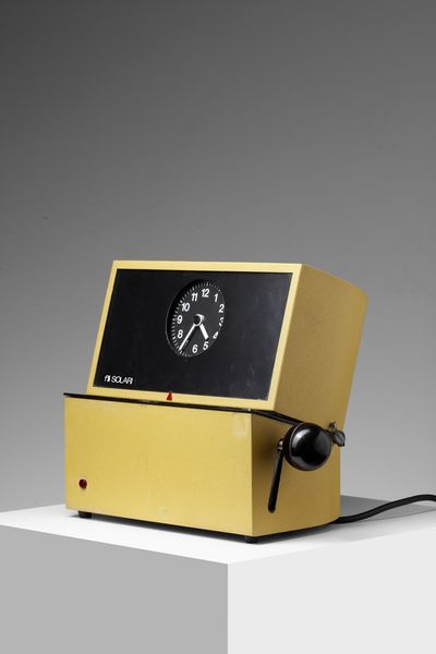 CHIGGIO ENNIO (n. 1938) : Orologio marcatempo Ekton per Solari Udine  - Asta Asta 370 | DESIGN E ARTI DECORATIVE DEL NOVECENTO Virtuale - Associazione Nazionale - Case d'Asta italiane