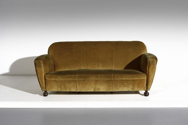 MANIFATTURA ITALIANA : Divano  - Asta Asta 370 | DESIGN E ARTI DECORATIVE DEL NOVECENTO Virtuale - Associazione Nazionale - Case d'Asta italiane
