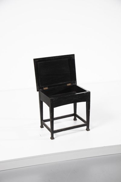 OLBRICH JOSEPH MARIA (1867 - 1908) : attribuito. Sgabello stile secessionista  - Asta Asta 370 | DESIGN E ARTI DECORATIVE DEL NOVECENTO Virtuale - Associazione Nazionale - Case d'Asta italiane