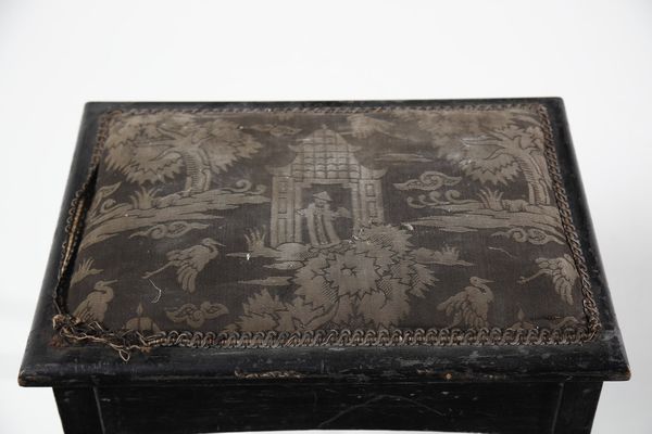 OLBRICH JOSEPH MARIA (1867 - 1908) : attribuito. Sgabello stile secessionista  - Asta Asta 370 | DESIGN E ARTI DECORATIVE DEL NOVECENTO Virtuale - Associazione Nazionale - Case d'Asta italiane