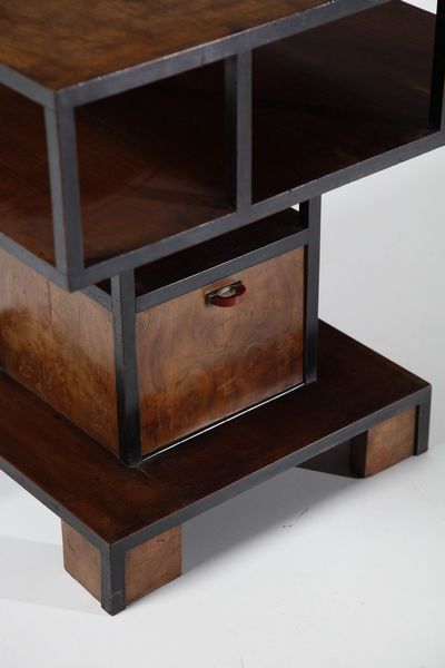 MANIFATTURA ITALIANA : Tavolino da centro con libreria  - Asta Asta 370 | DESIGN E ARTI DECORATIVE DEL NOVECENTO Virtuale - Associazione Nazionale - Case d'Asta italiane