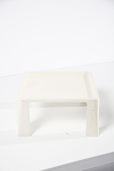 BELLINI MARIO (n. 1935) : Tavolino da salotto Amanta per B&B  - Asta Asta 370 | DESIGN E ARTI DECORATIVE DEL NOVECENTO Virtuale - Associazione Nazionale - Case d'Asta italiane