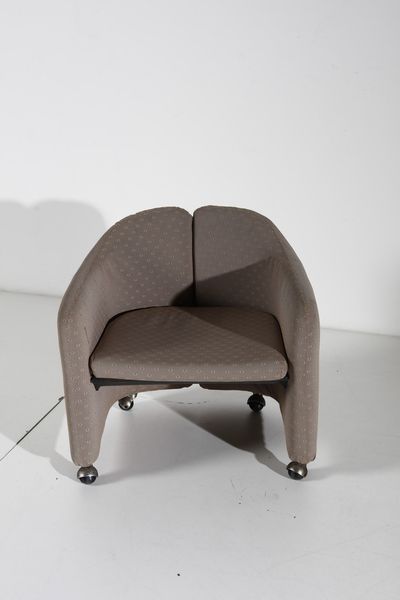 OSVALDO BORSANI (1911-1985) & EUGENIO GERLI (n. 1923) : Coppia di poltroncine PS142 con poggiapiedi per Tecno  - Asta Asta 370 | DESIGN E ARTI DECORATIVE DEL NOVECENTO Virtuale - Associazione Nazionale - Case d'Asta italiane