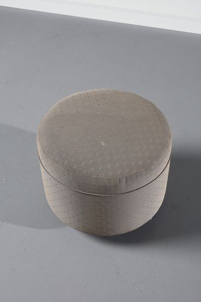 OSVALDO BORSANI (1911-1985) & EUGENIO GERLI (n. 1923) : Coppia di poltroncine PS142 con poggiapiedi per Tecno  - Asta Asta 370 | DESIGN E ARTI DECORATIVE DEL NOVECENTO Virtuale - Associazione Nazionale - Case d'Asta italiane