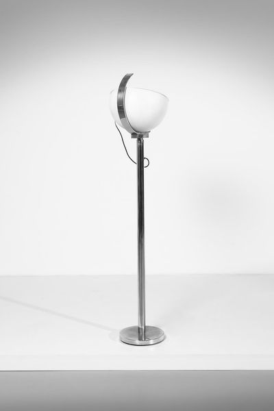 CELADA GIANNI (n. 1935) : Lampada da terra Galileo per Fontana Arte  - Asta Asta 370 | DESIGN E ARTI DECORATIVE DEL NOVECENTO Virtuale - Associazione Nazionale - Case d'Asta italiane