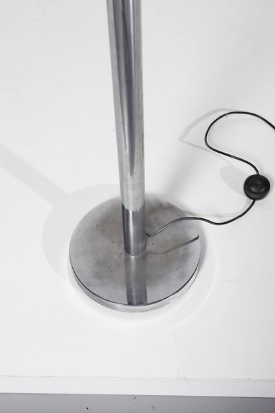 CELADA GIANNI (n. 1935) : Lampada da terra Galileo per Fontana Arte  - Asta Asta 370 | DESIGN E ARTI DECORATIVE DEL NOVECENTO Virtuale - Associazione Nazionale - Case d'Asta italiane
