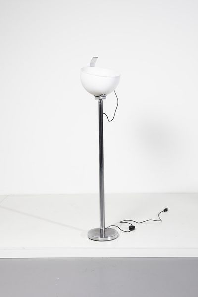 CELADA GIANNI (n. 1935) : Lampada da terra Galileo per Fontana Arte  - Asta Asta 370 | DESIGN E ARTI DECORATIVE DEL NOVECENTO Virtuale - Associazione Nazionale - Case d'Asta italiane